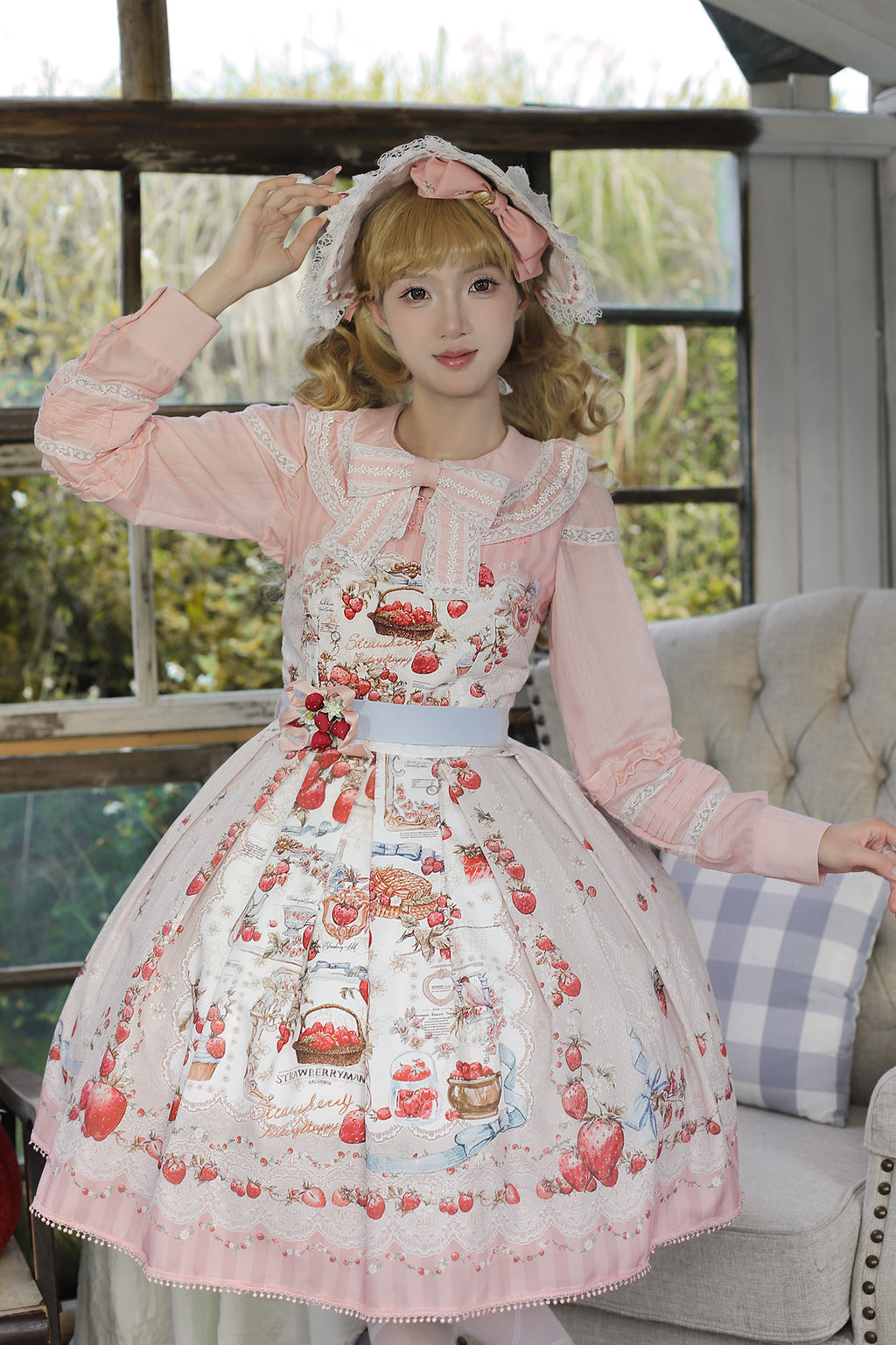 【受注予約12/16まで】Strawberry Manor リボンブラウス