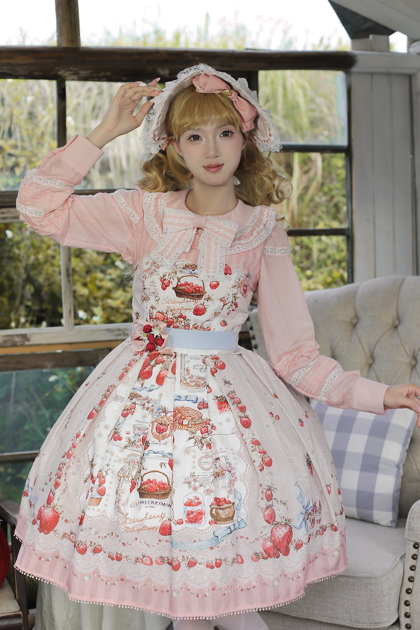 【受注予約12/16まで】Strawberry Manor リボンブラウス