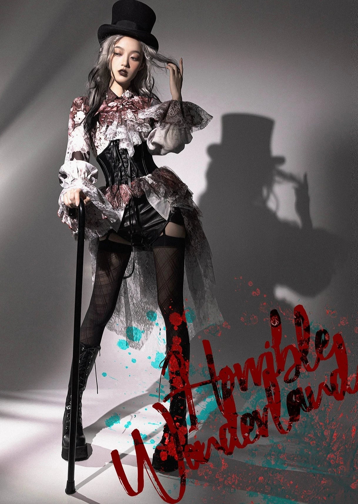 [Pre-orders available until 9/18] Horrible Wonderland: Point-collar blouse with blood-stained print