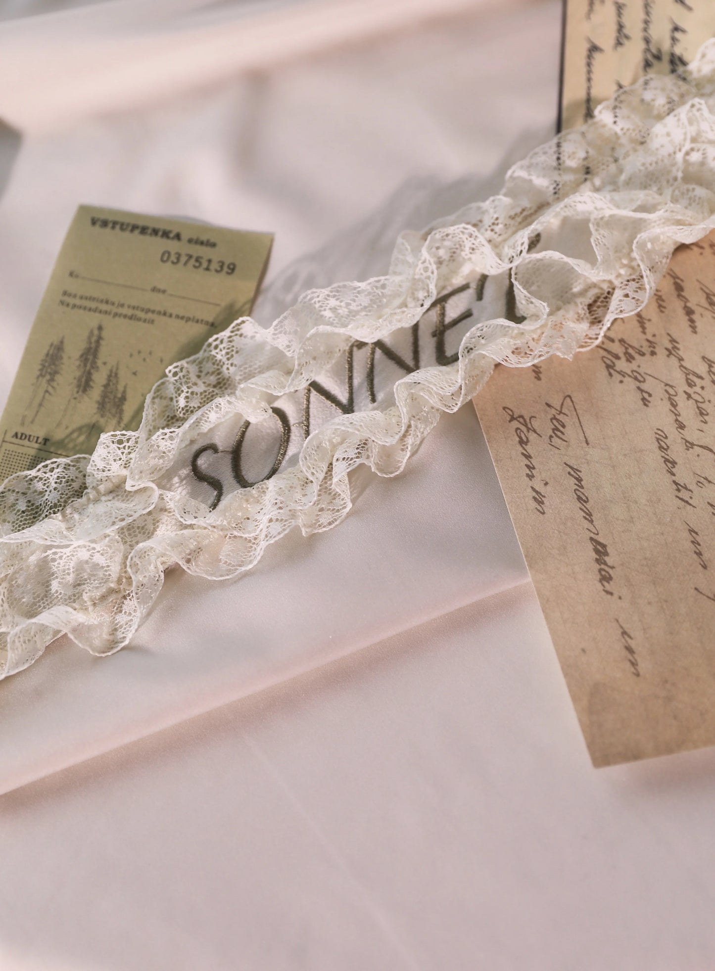 Simultaneous purchase only [Reservations until 5/16] Fourteen-line poems Head dresses, hats, cloth belts, corsages and other accessories