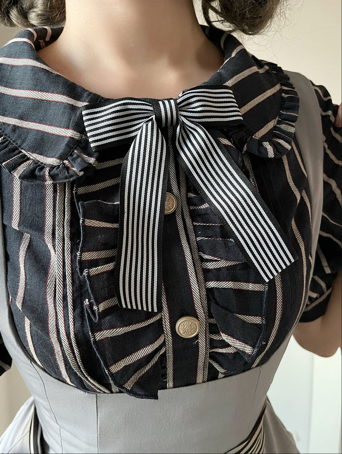 【受注予約12/3まで】Monochrome Reverie ストライプブラウス