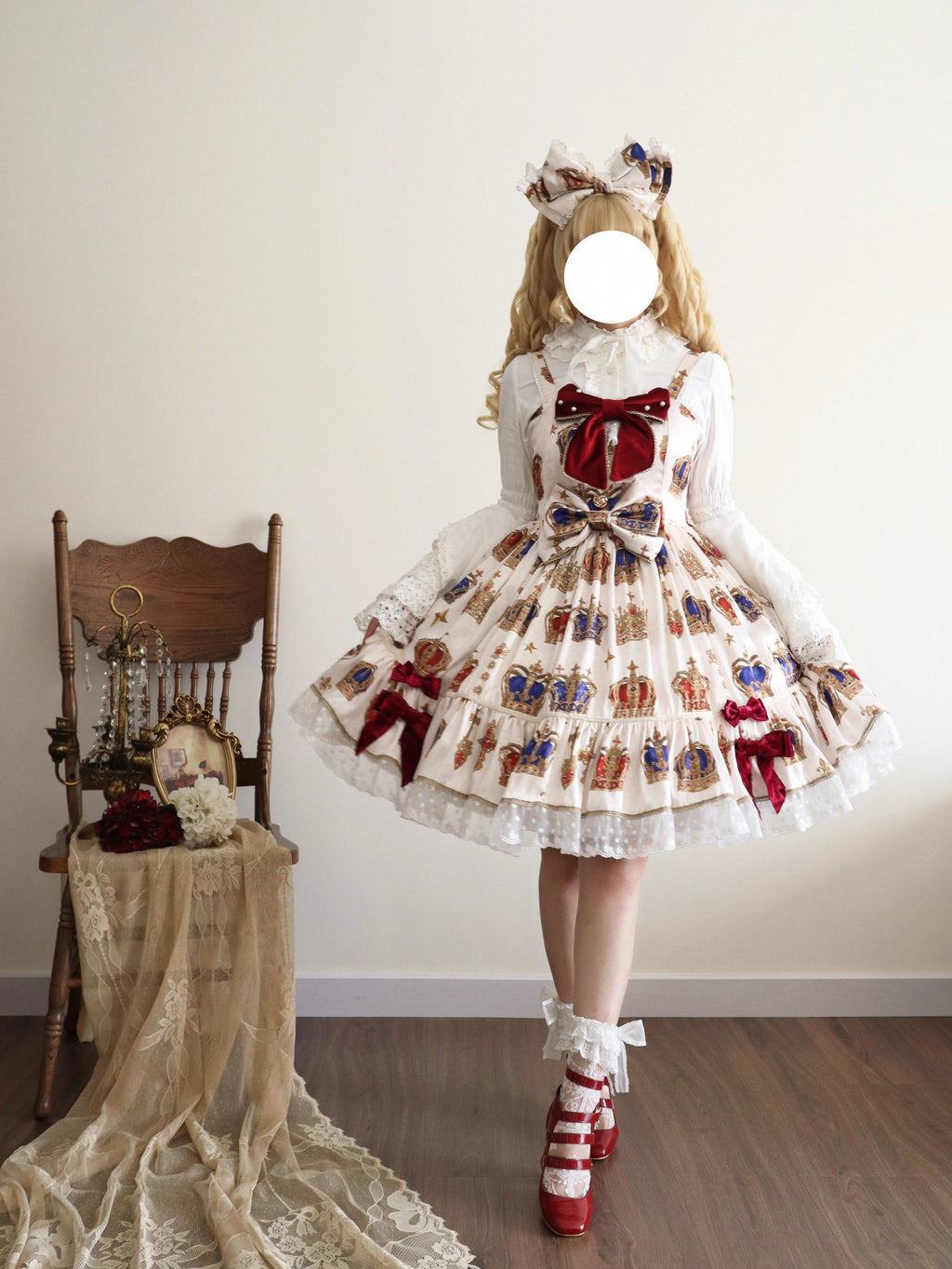 [Pre-orders available until 3/9] Star Crown Velvet Ribbon Print Jumper Skirt