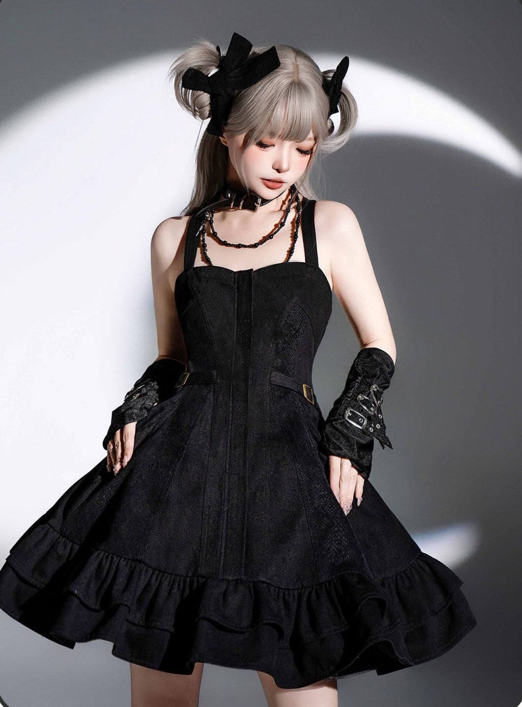 [Pre-orders available until 3/10] Rose Heart Black Frill Jumper Skirt