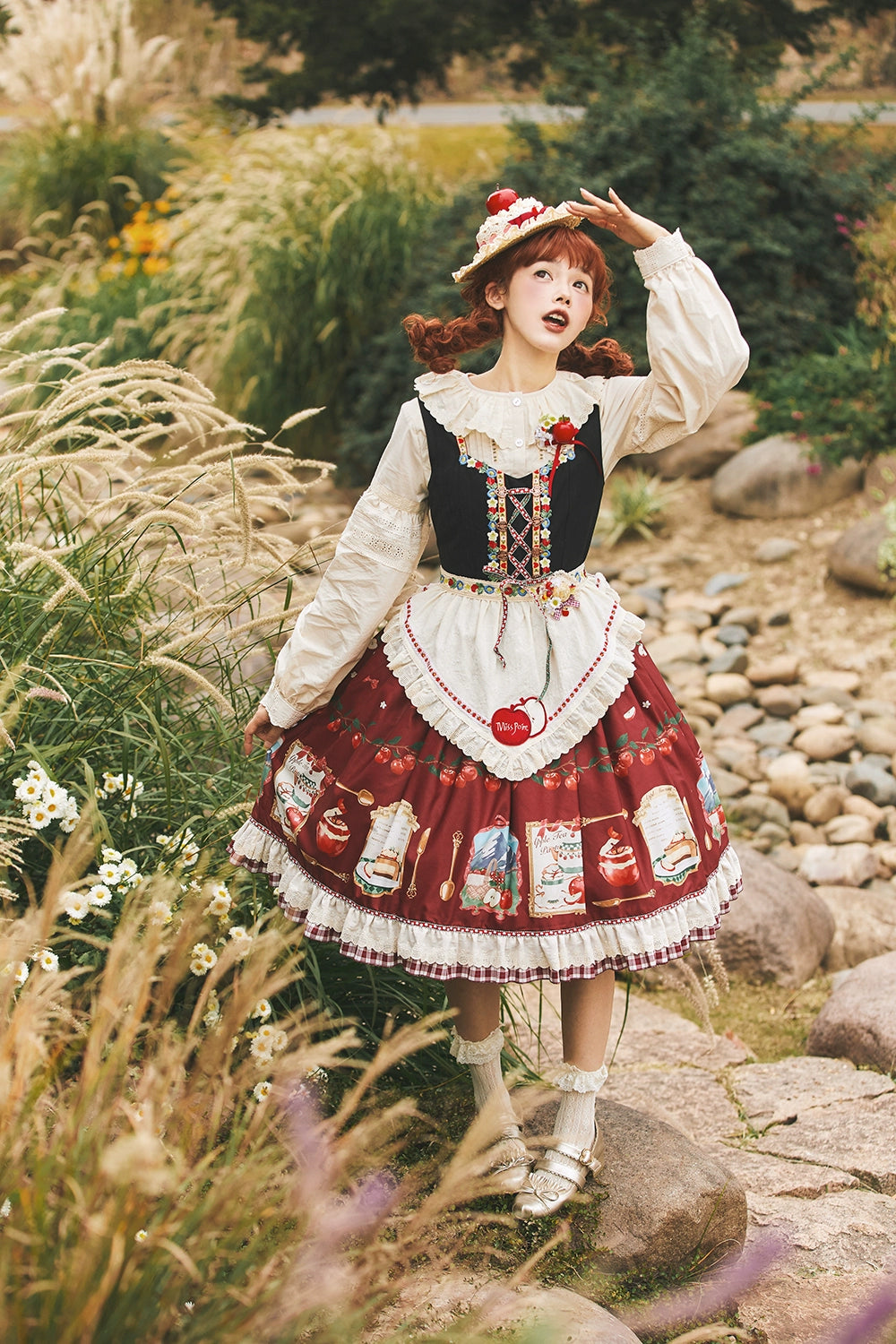【予約販売】Apple Garden バイエルン風ジャンパースカート