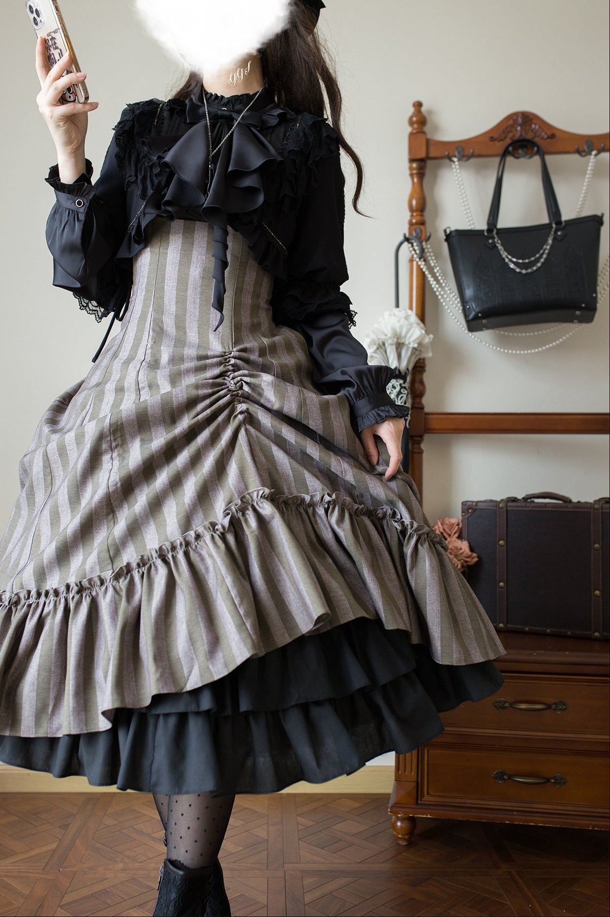 【受注予約12/3まで】Monochrome Reverie リボンタイブラウス