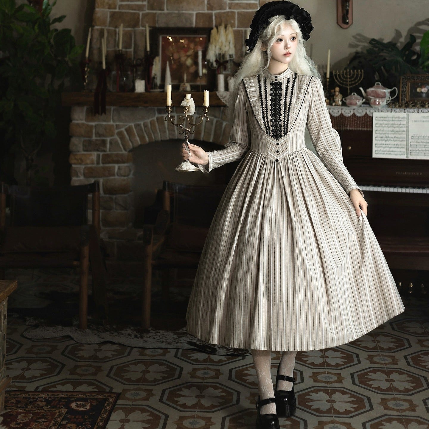 【受注予約10/28まで】Hidden behind the Books ストライプワンピース