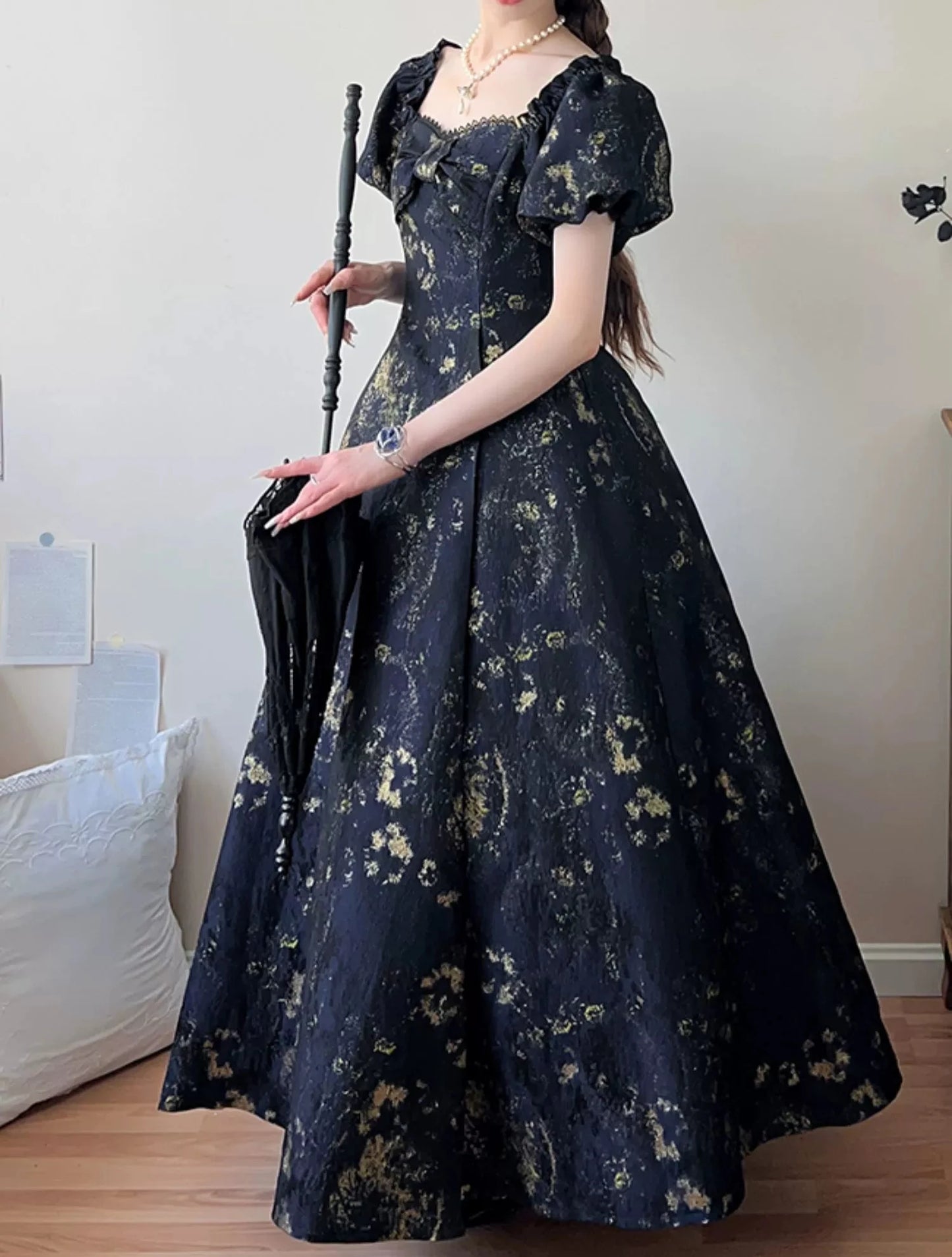 [Pre-orders available until 9/5] Brilliant Years Elegant foil-stamped long dress