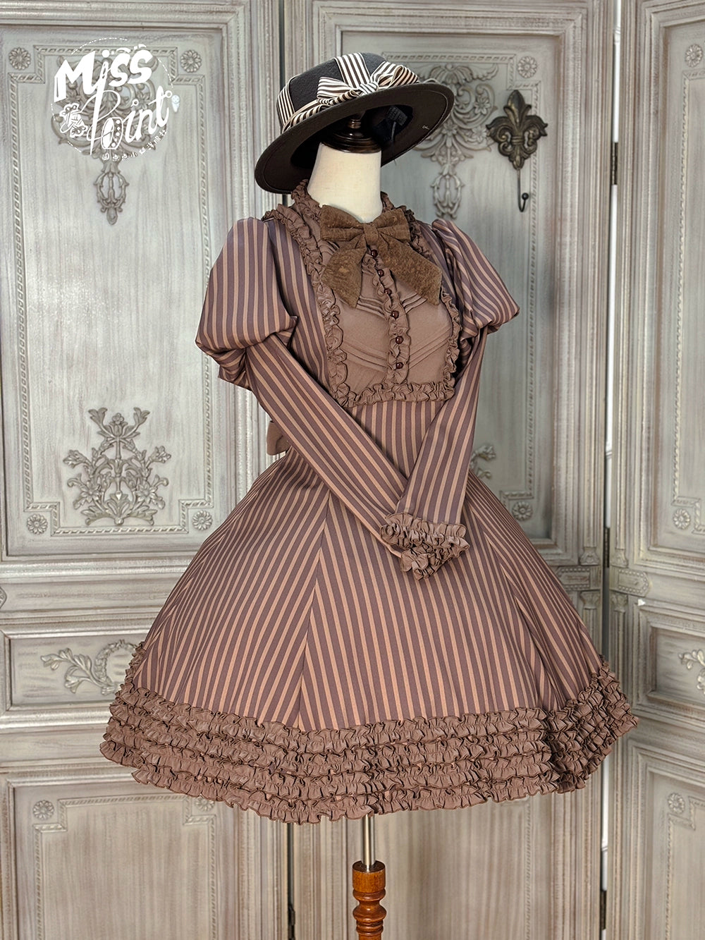 [Pre-orders available until 12/4] Classic Chocolat Stripe Short Dress