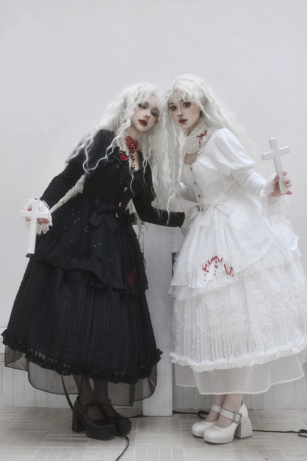 Twin Witches ゴシックチュールワンピースとインナースカート