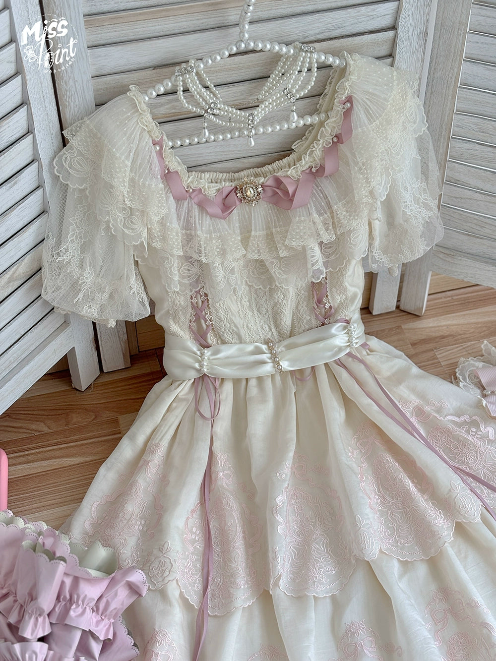 【予約販売】Noble Garden 付け袖付き刺繍ワンピース