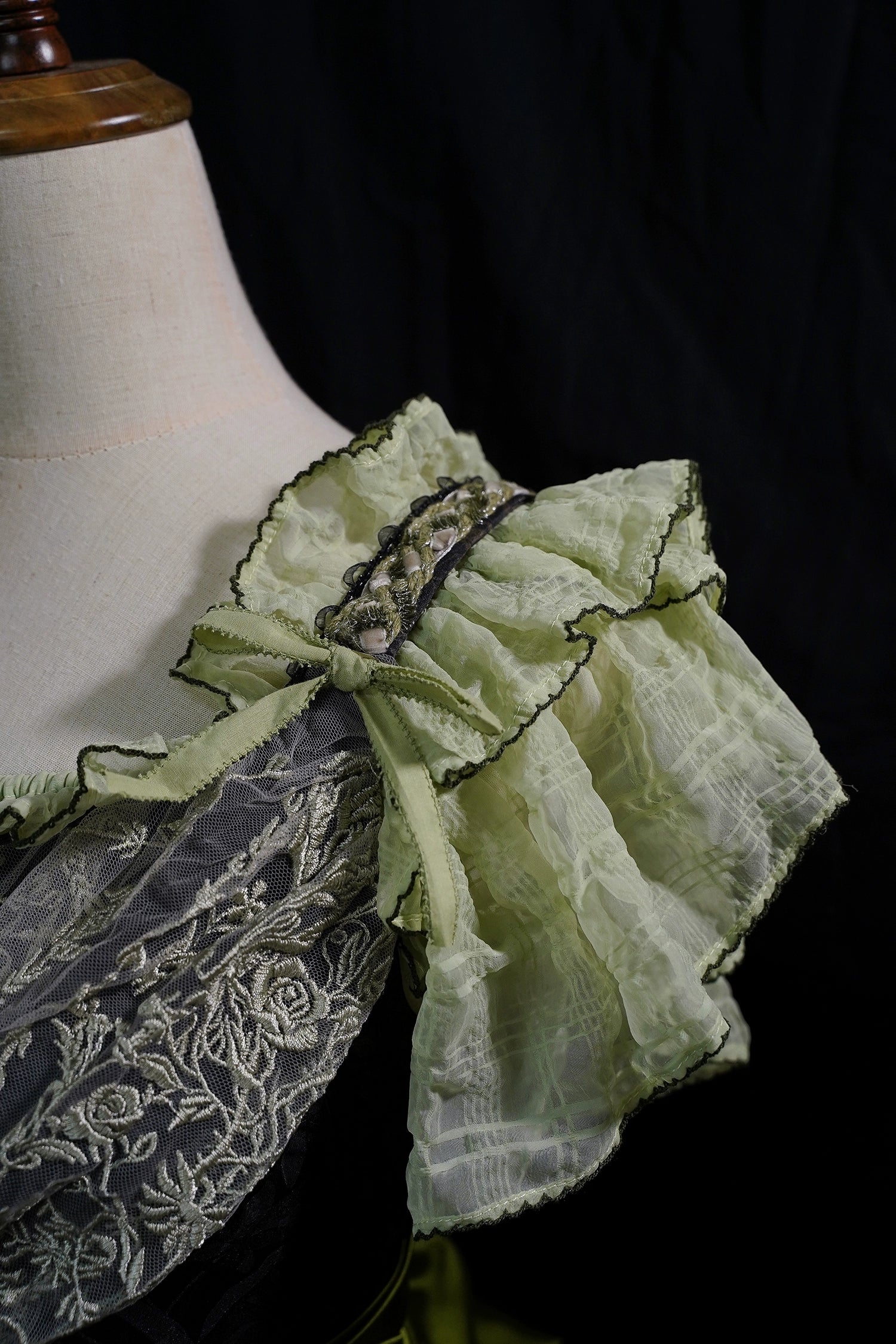 [Pre-orders available until 1/23] Anthea Garden jumper skirts in two styles, with floral prints