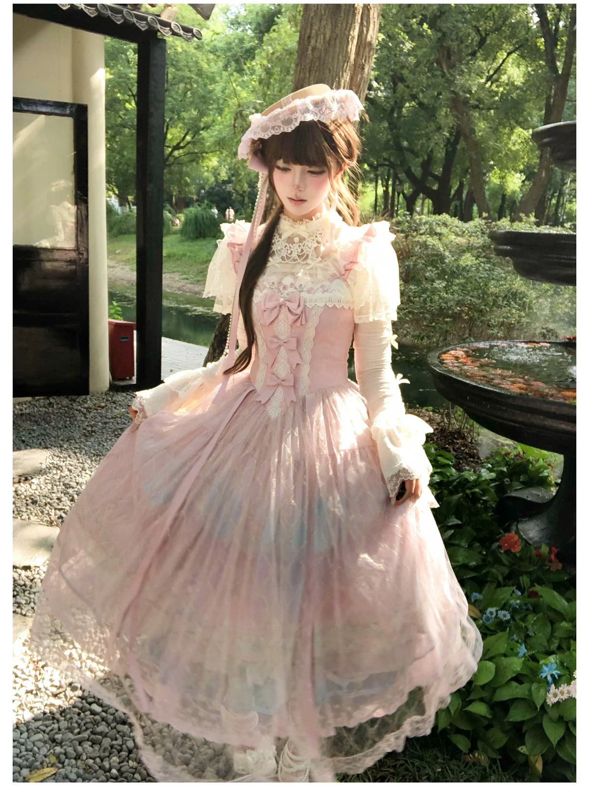 生成色のレース姫袖ブラウス