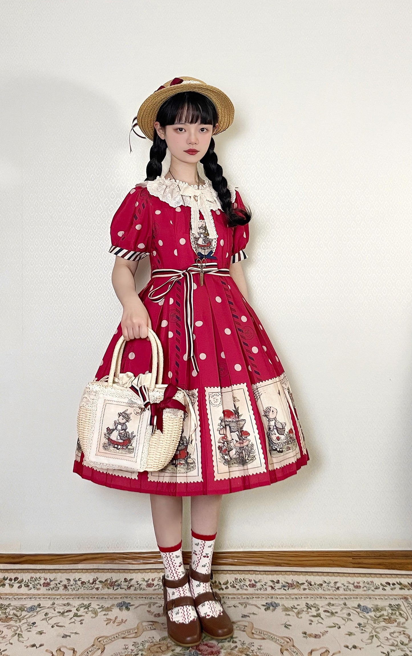 キノコとウサギの切手デザインワンピース