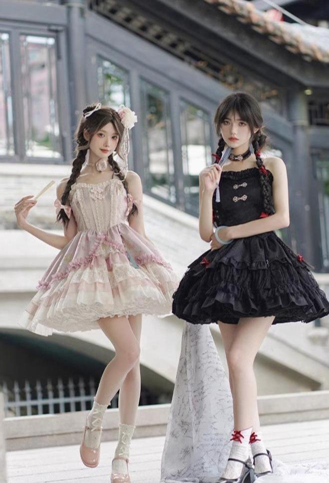 Hana Tabi: A black Hana-Loli set with irregular hem top and frill skirt