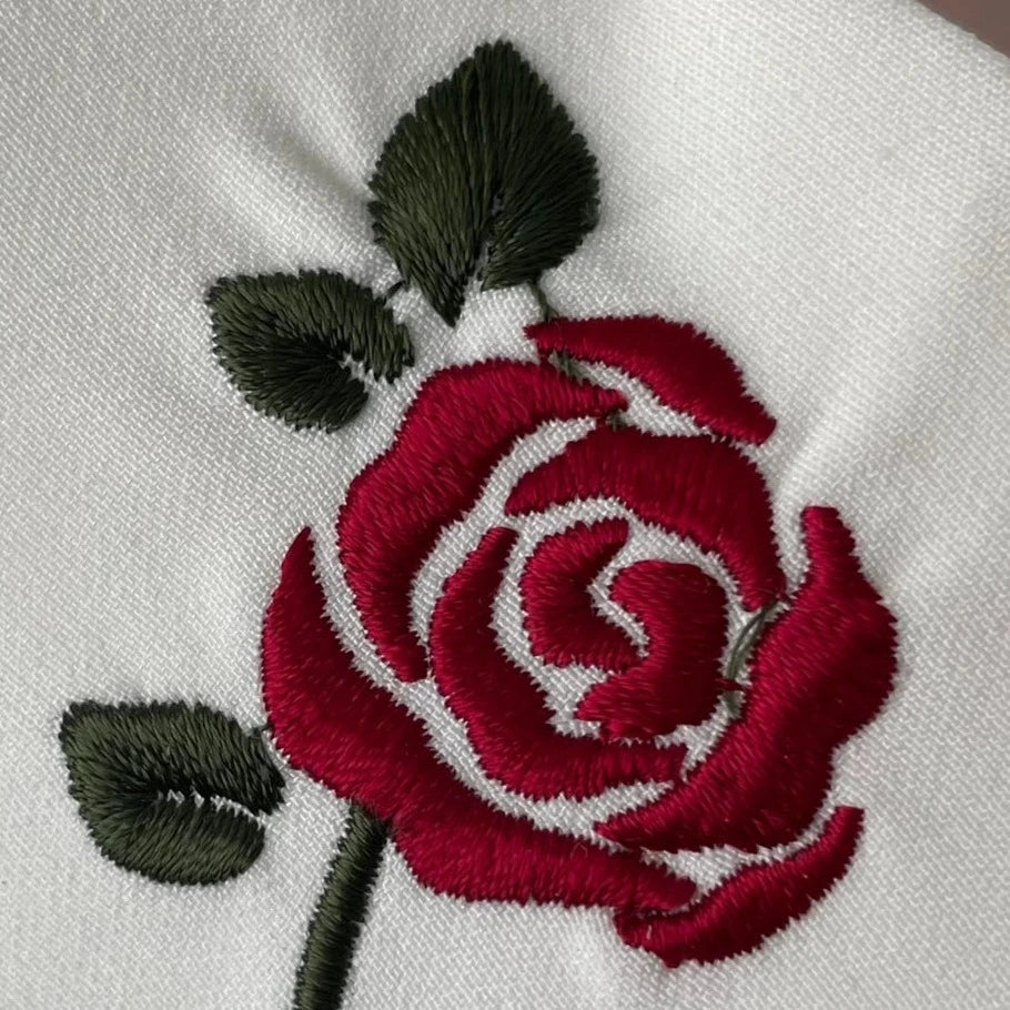 赤薔薇刺繍のメイド風エプロン付きワンピース