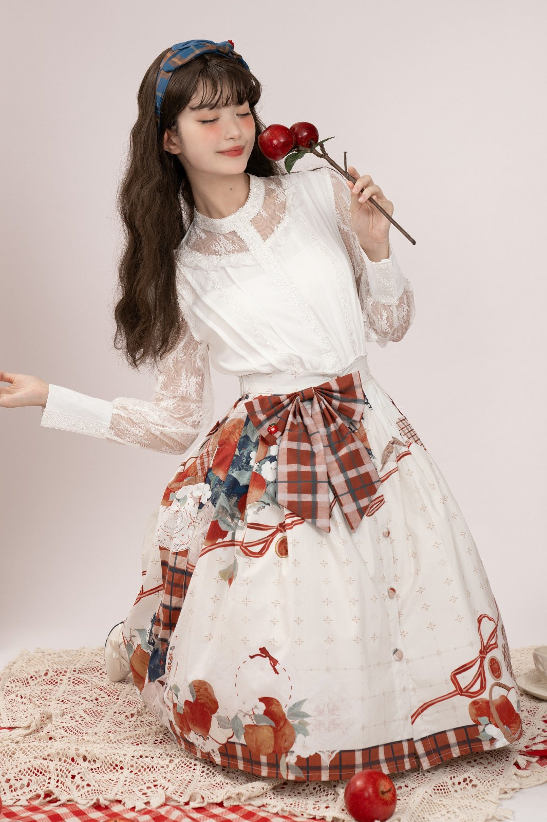レースのバンドカラーブラウス