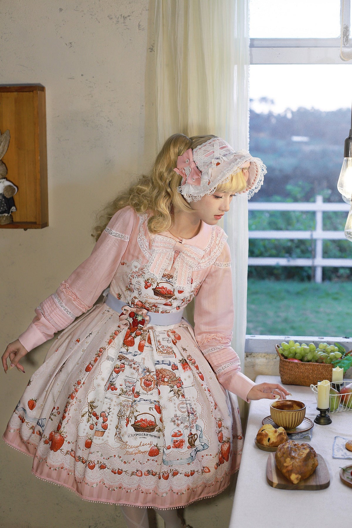 【受注予約10/29まで】Strawberry Manor プリントジャンパースカート・ショート丈