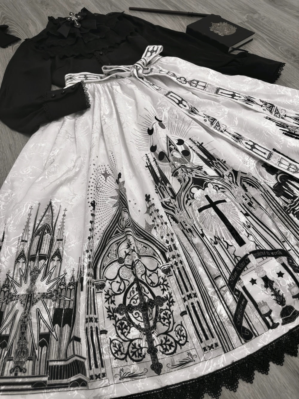 [Sale period ended] Sanctuary Gothic Lolita print skirt