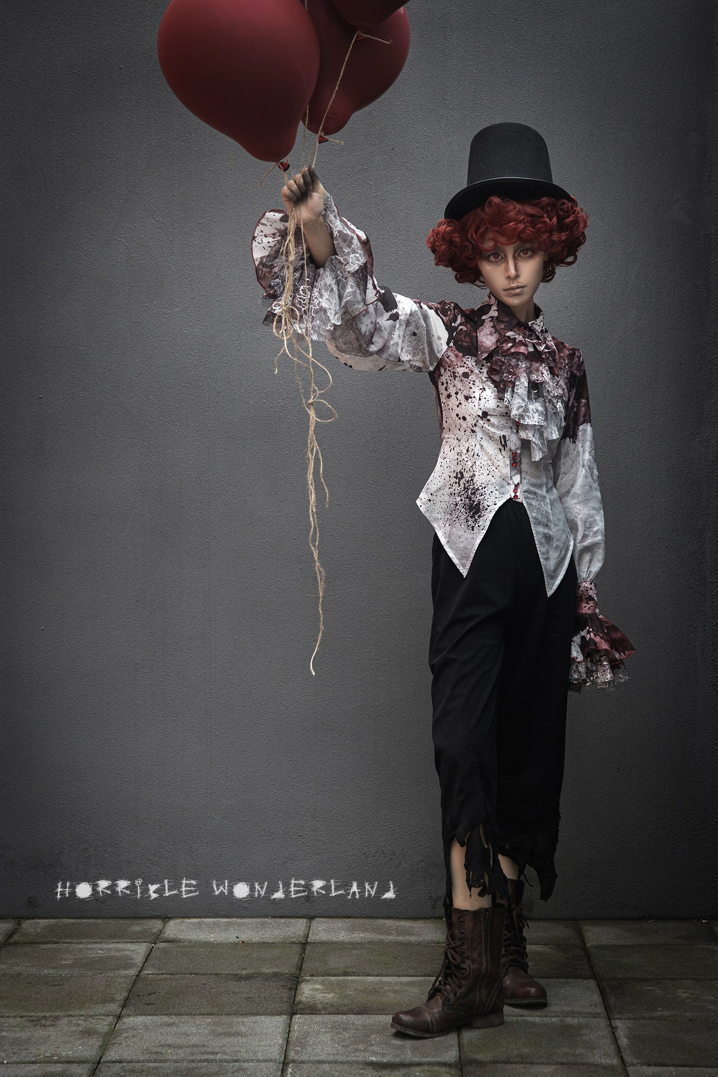 [Pre-orders available until 9/18] Horrible Wonderland: Point-collar blouse with blood-stained print