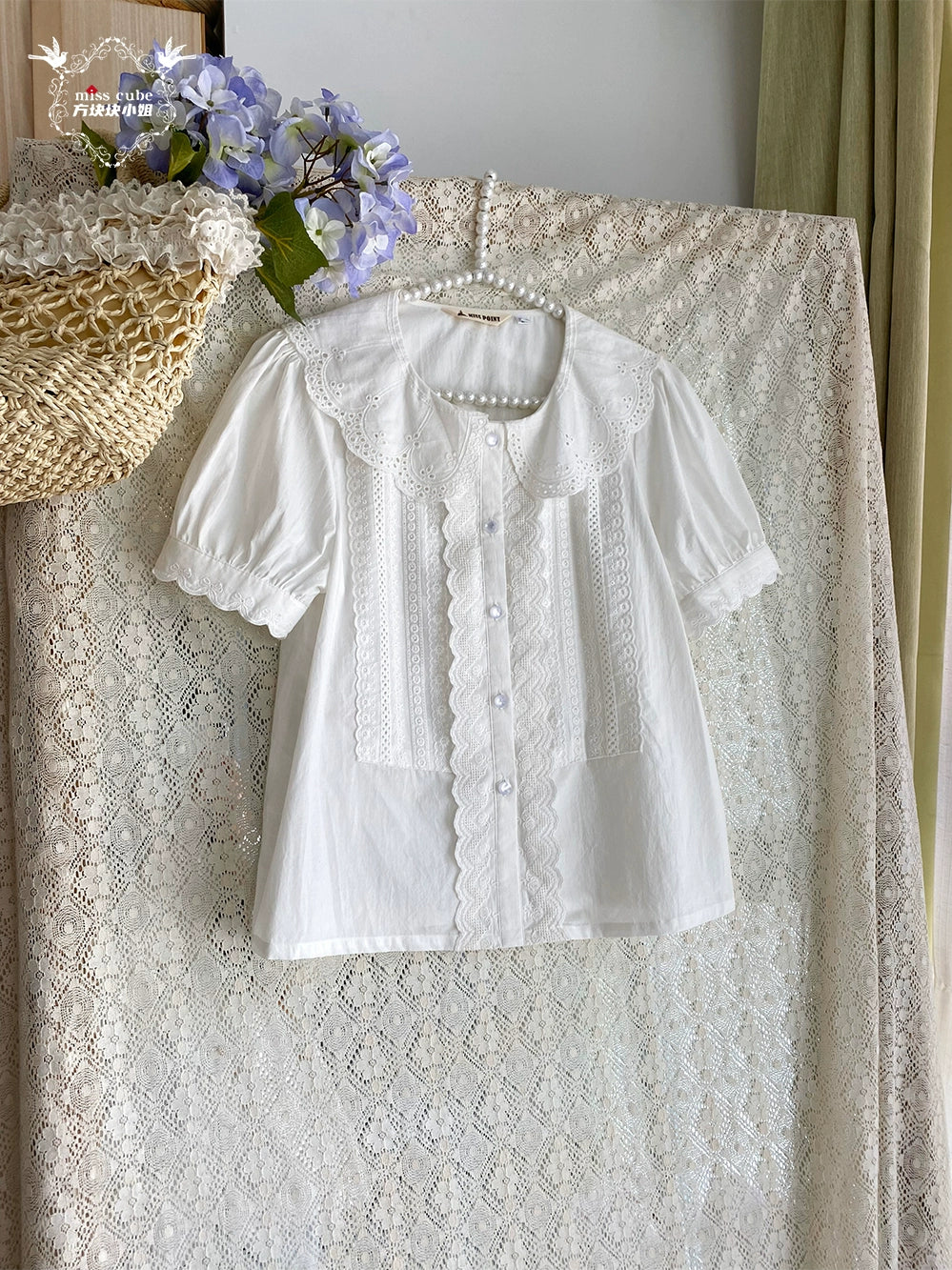 [Pre-orders available until 2/19] Sweetie Sheep Cutwork Lace Short Sleeve Blouse