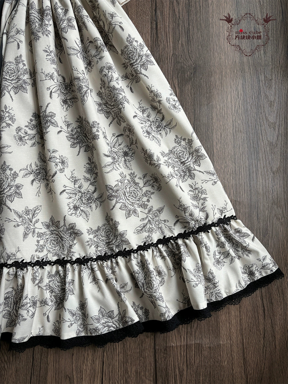 【予約販売】Sketch Wild Rose ハイウエストスカート プリントタイプ
