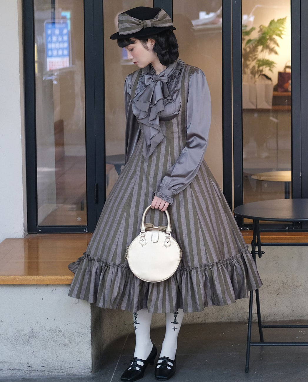 【受注予約12/3まで】Monochrome Reverie リボンタイブラウス