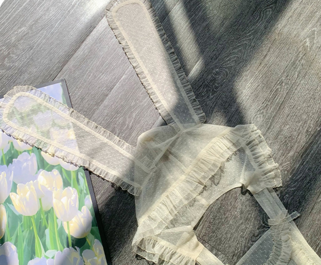 Rabbit ear hooded dot sheer apron