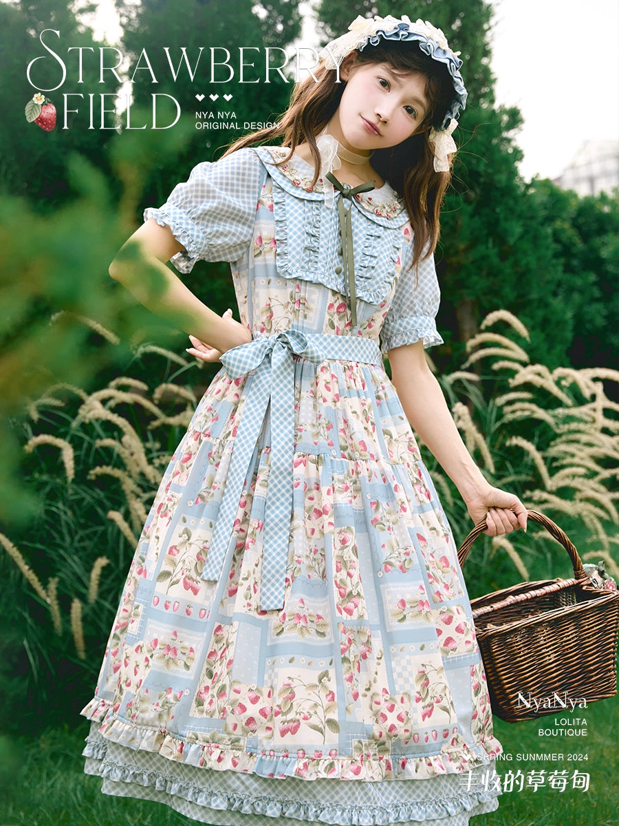 [Pre-orders available until 9/1] Strawberry Field Check x Strawberry Print Dress