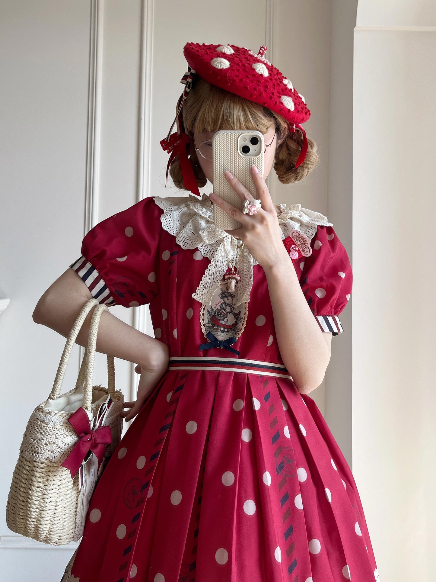 キノコとウサギの切手デザインワンピース