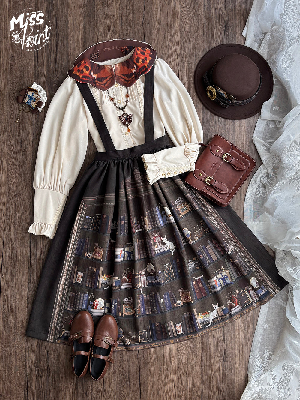 【受注予約11/6まで】German Bookcase サスペンダースカート