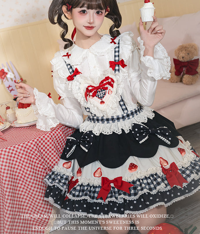 【受注予約11/18まで】Strawberry Cake Guide サスペンダースカート
