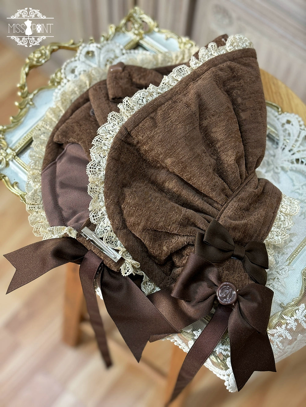 Only available with simultaneous purchase [Pre-orders available until 12/4] Classic Chocolat Stripe accessories