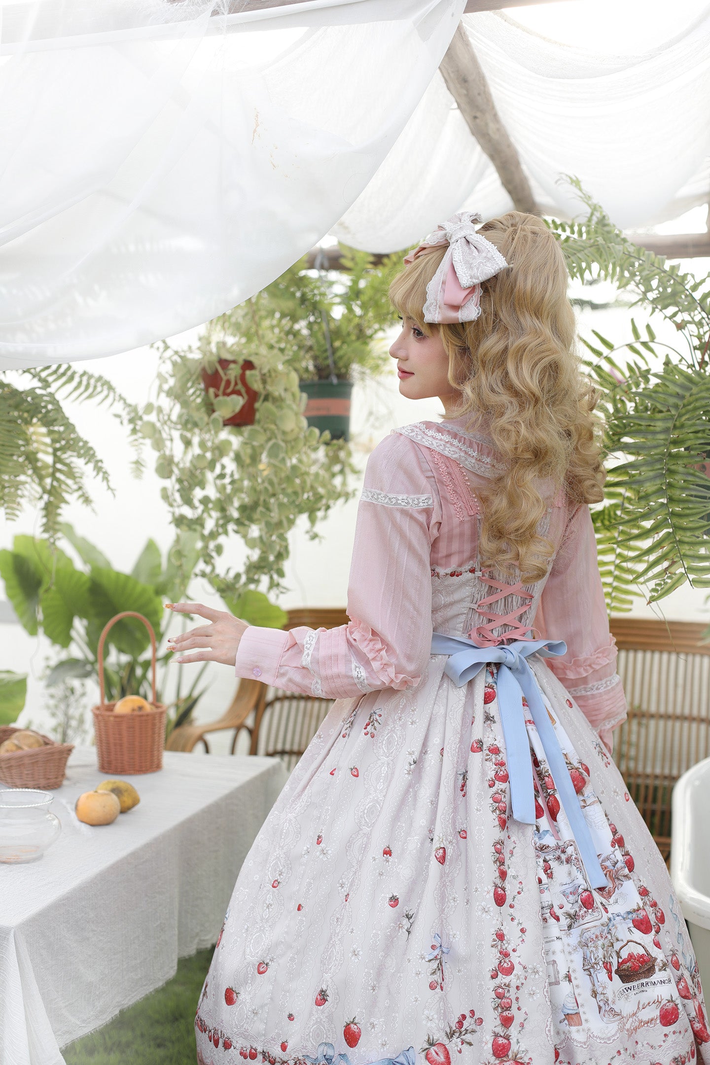 【受注予約12/16まで】Strawberry Manor ジャンパースカート