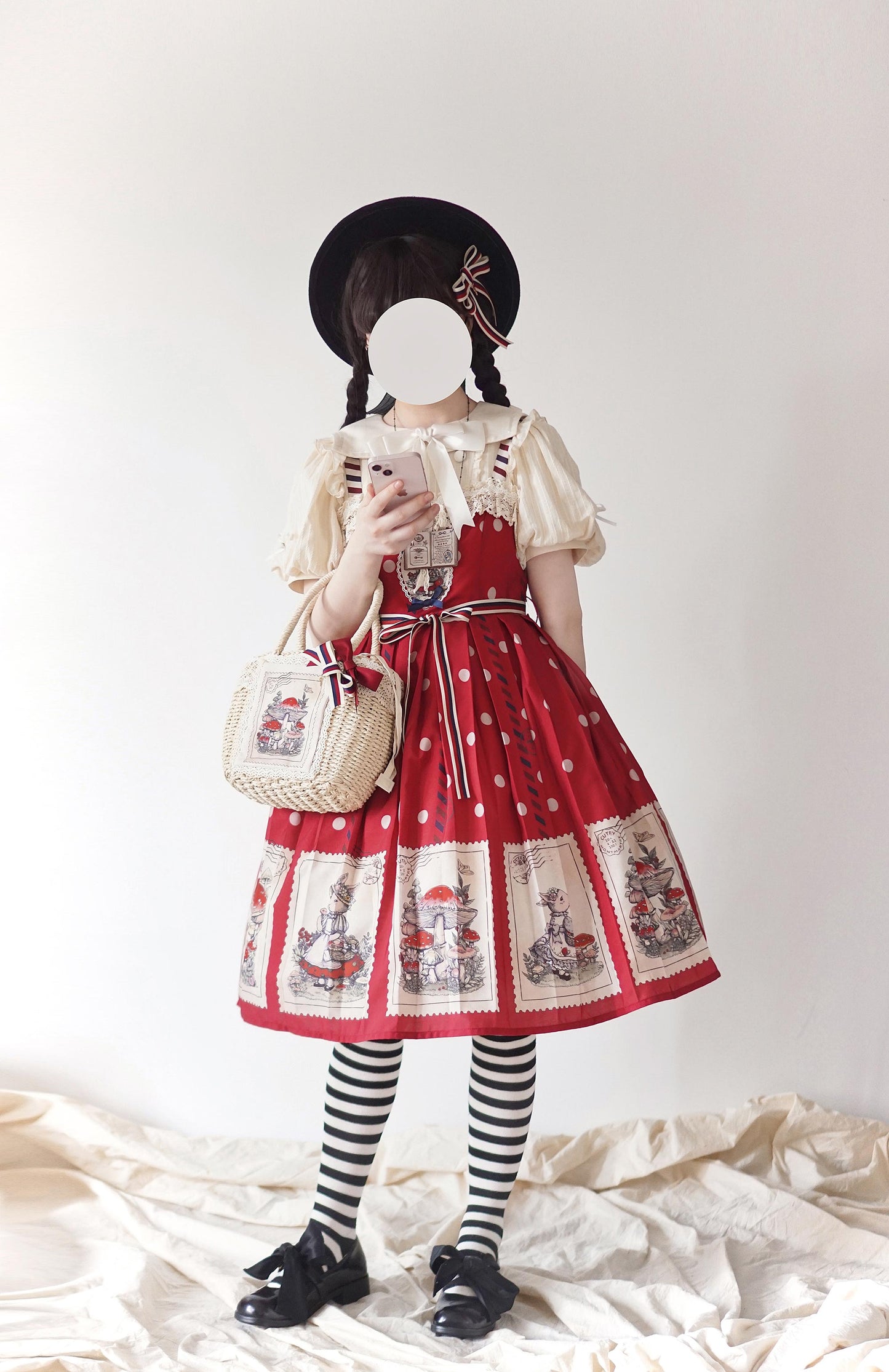 キノコとウサギの切手デザインジャンパースカート