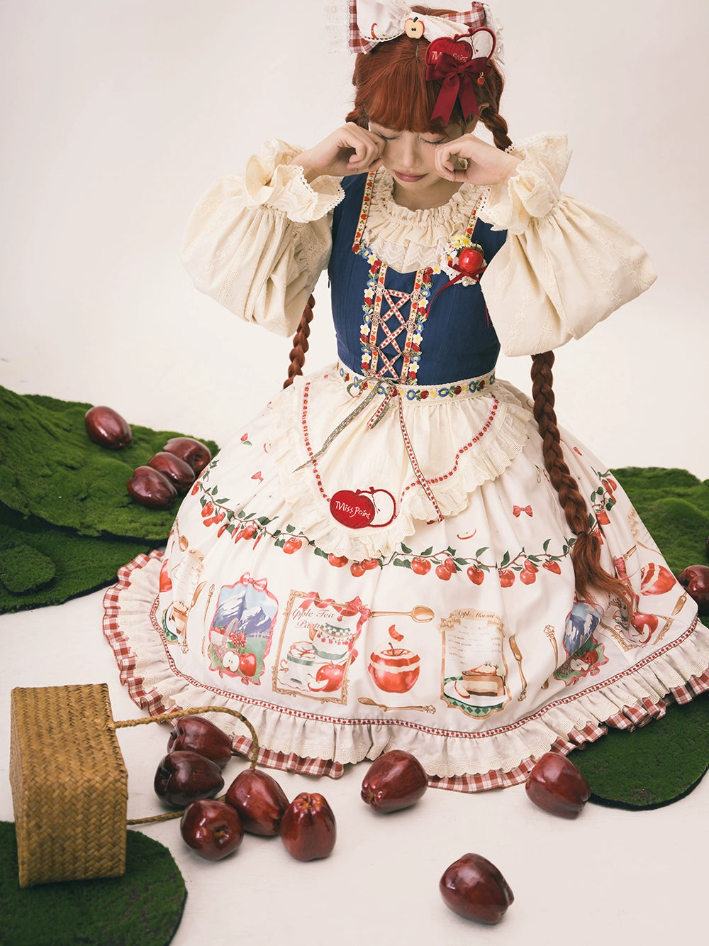 【予約販売】Apple Garden バイエルン風ジャンパースカート