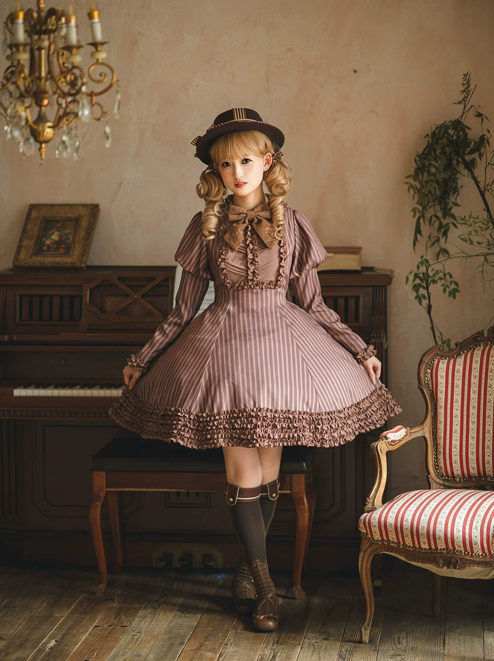 [Pre-orders available until 12/4] Classic Chocolat Stripe Short Dress