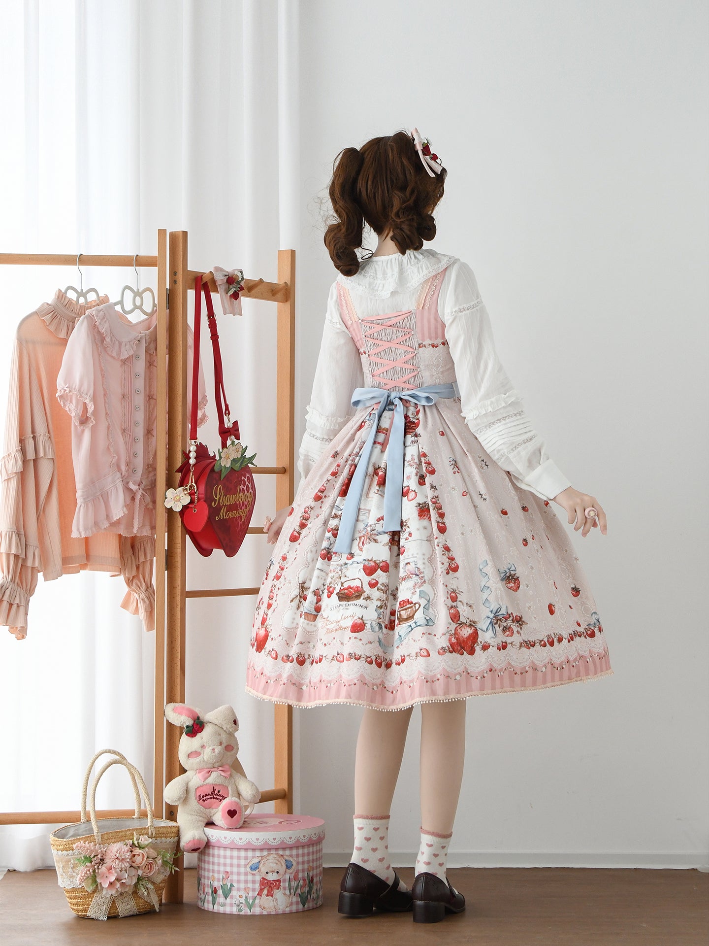 【受注予約12/16まで】Strawberry Manor ジャンパースカート