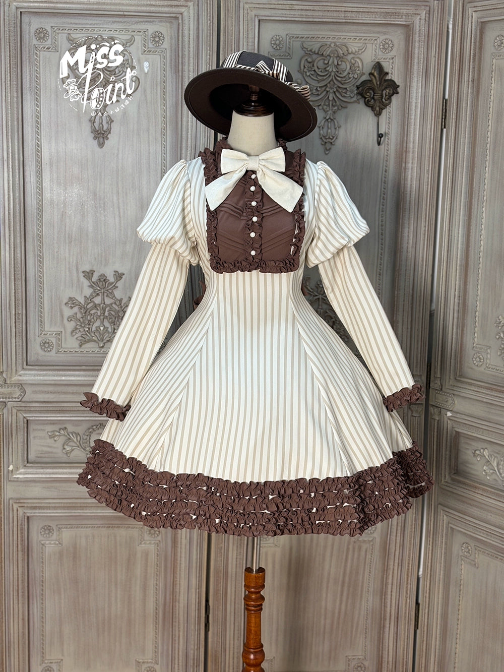 [Pre-orders available until 12/4] Classic Chocolat Stripe Short Dress