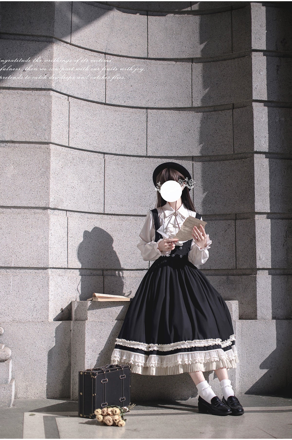 英国風ブラックコルセットジャンパースカートとブラウス – ロリータ 英国風ブラックコルセットジャンパースカートとブラウス – ロリータ