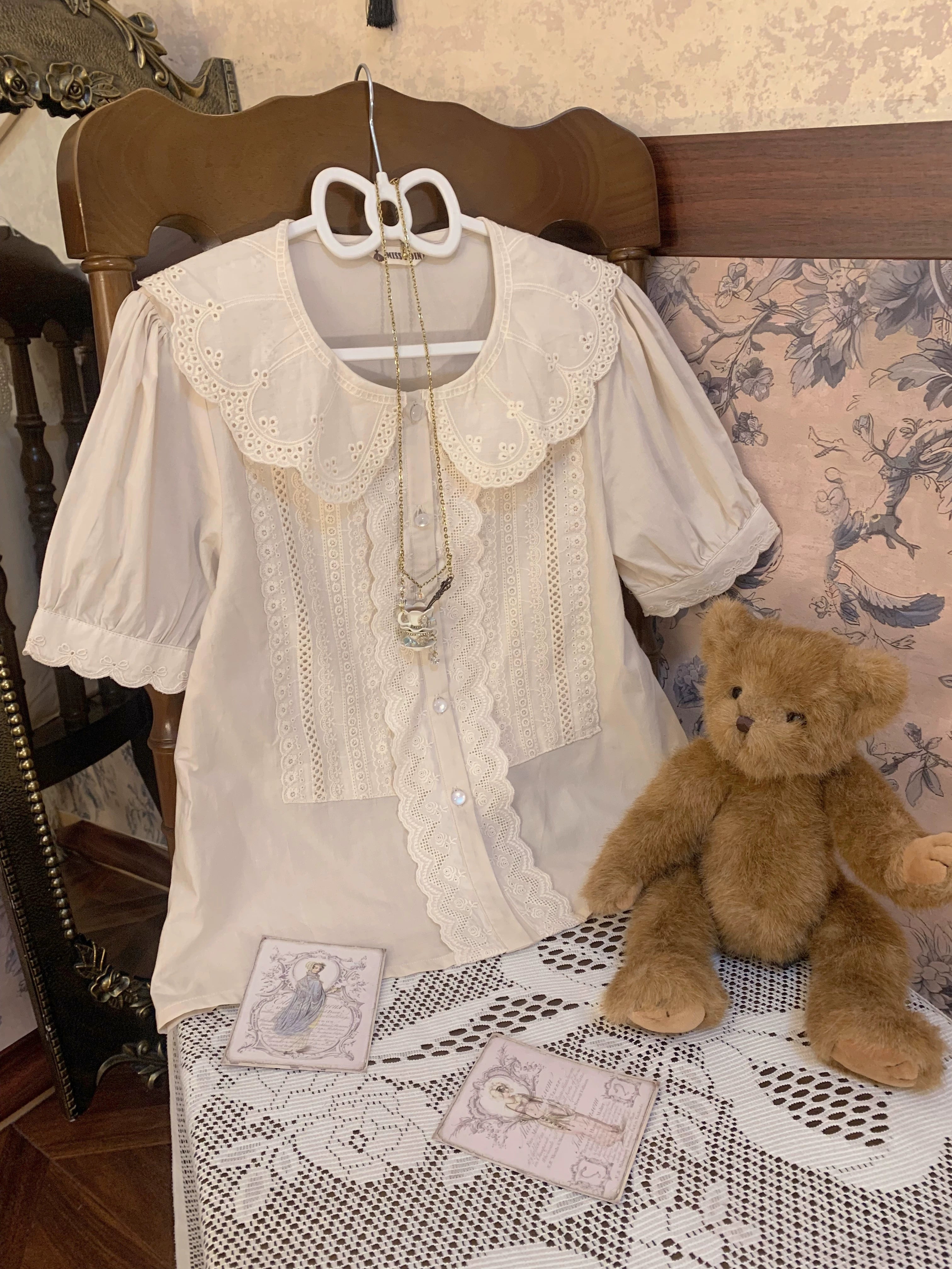 [Pre-orders available until 2/19] Sweetie Sheep Cutwork Lace Short Sleeve Blouse