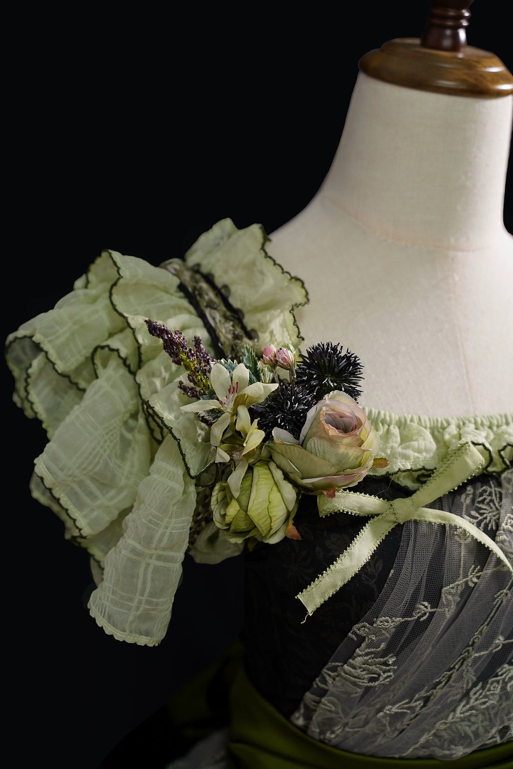[Pre-orders available until 1/23] Anthea Garden jumper skirts in two styles, with floral prints