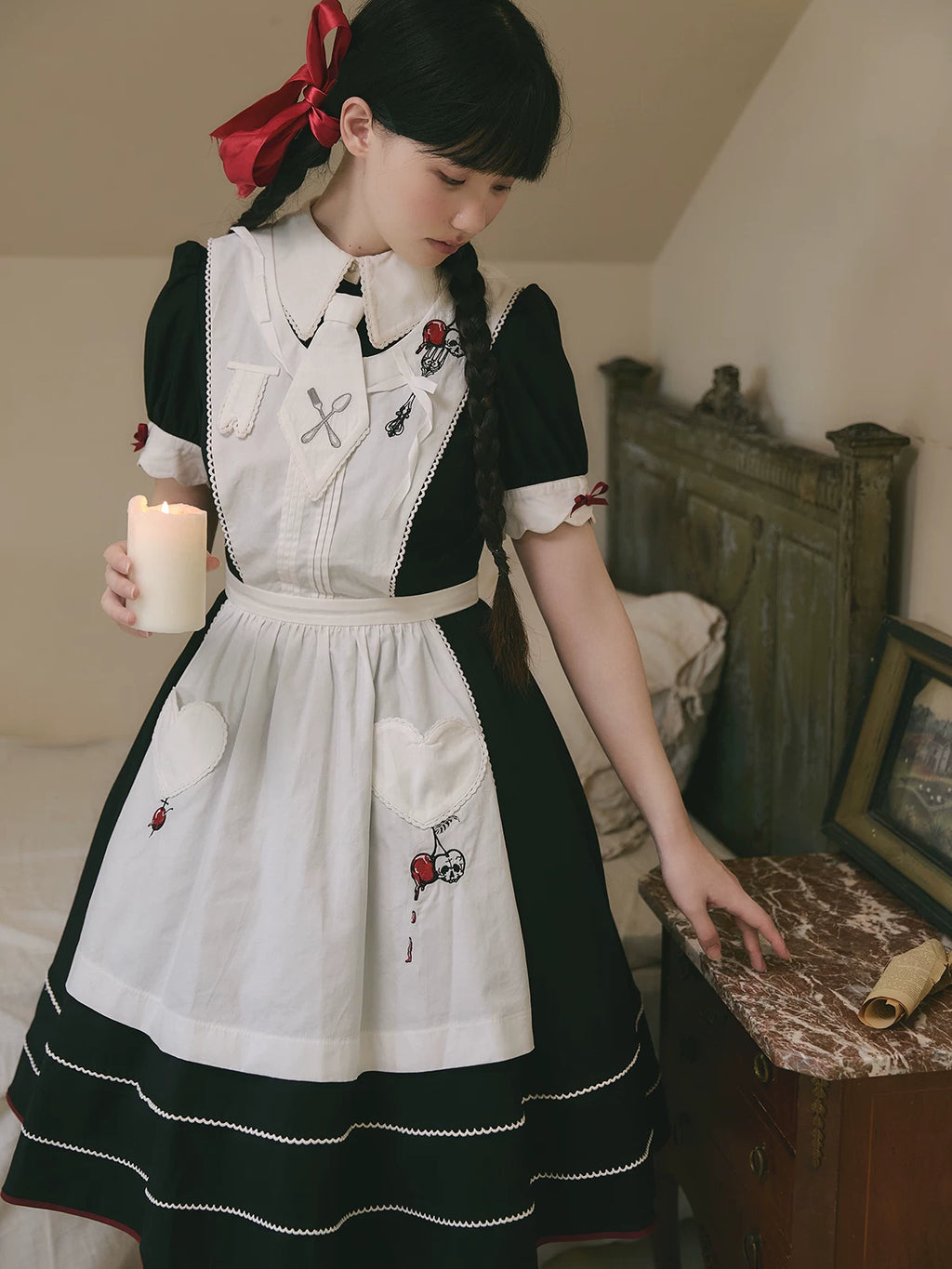 【受注予約9/8まで】Delicious Cherry ブラックワンピースとエプロン