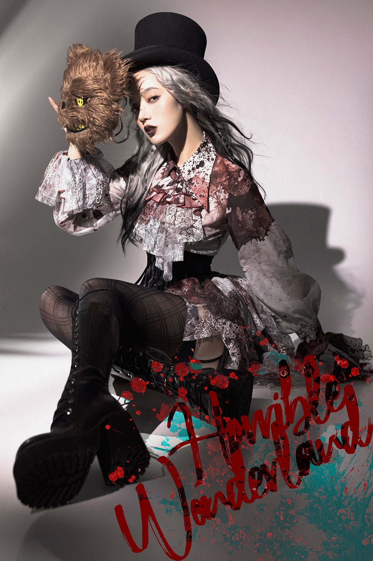 [Pre-orders available until 9/18] Horrible Wonderland: Point-collar blouse with blood-stained print