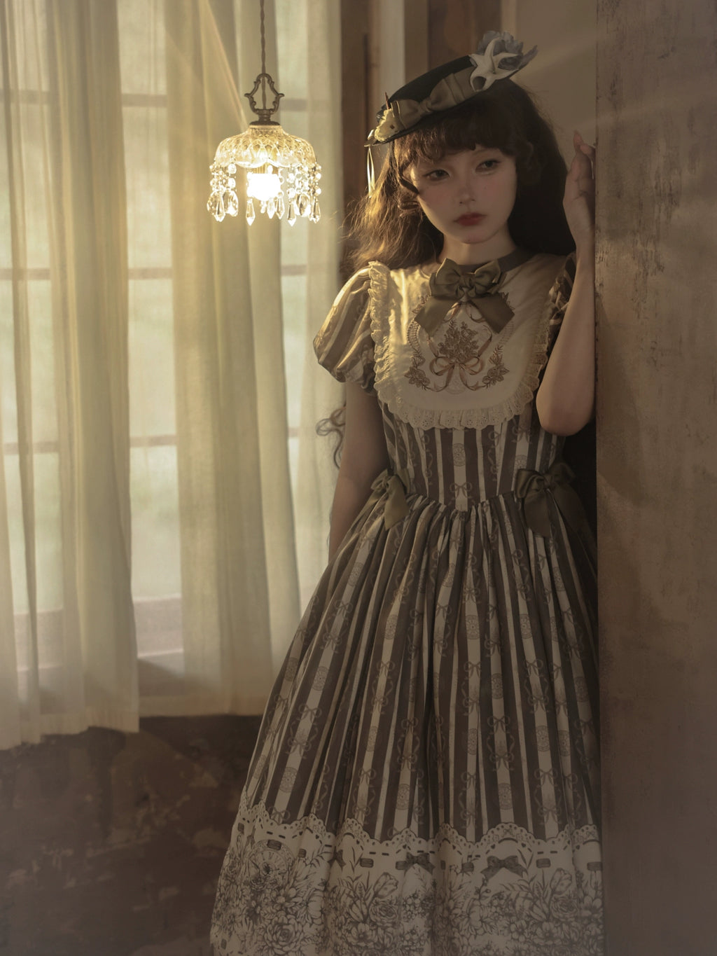 Blooming Flowers and Clocks 半袖ワンピース