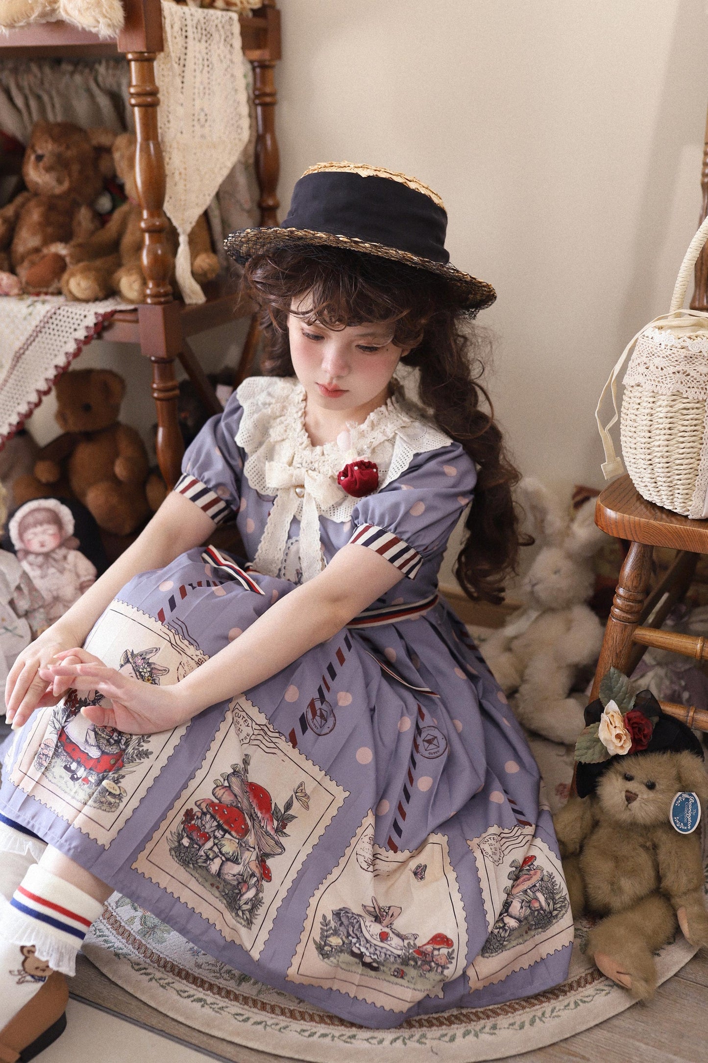 キノコとウサギの切手デザインワンピース