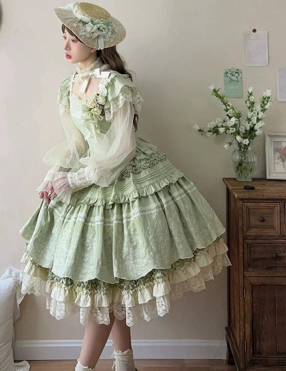 [Pre-orders until 5/16] Fourteen-line poem lace and embroidered skirt
