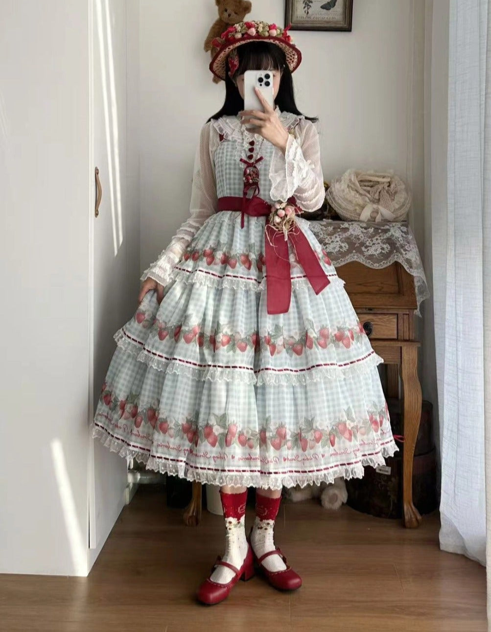 [Pre-orders accepted until 3/5] Have a Picnic, May Strawberry Gingham Check Jumper Skirt