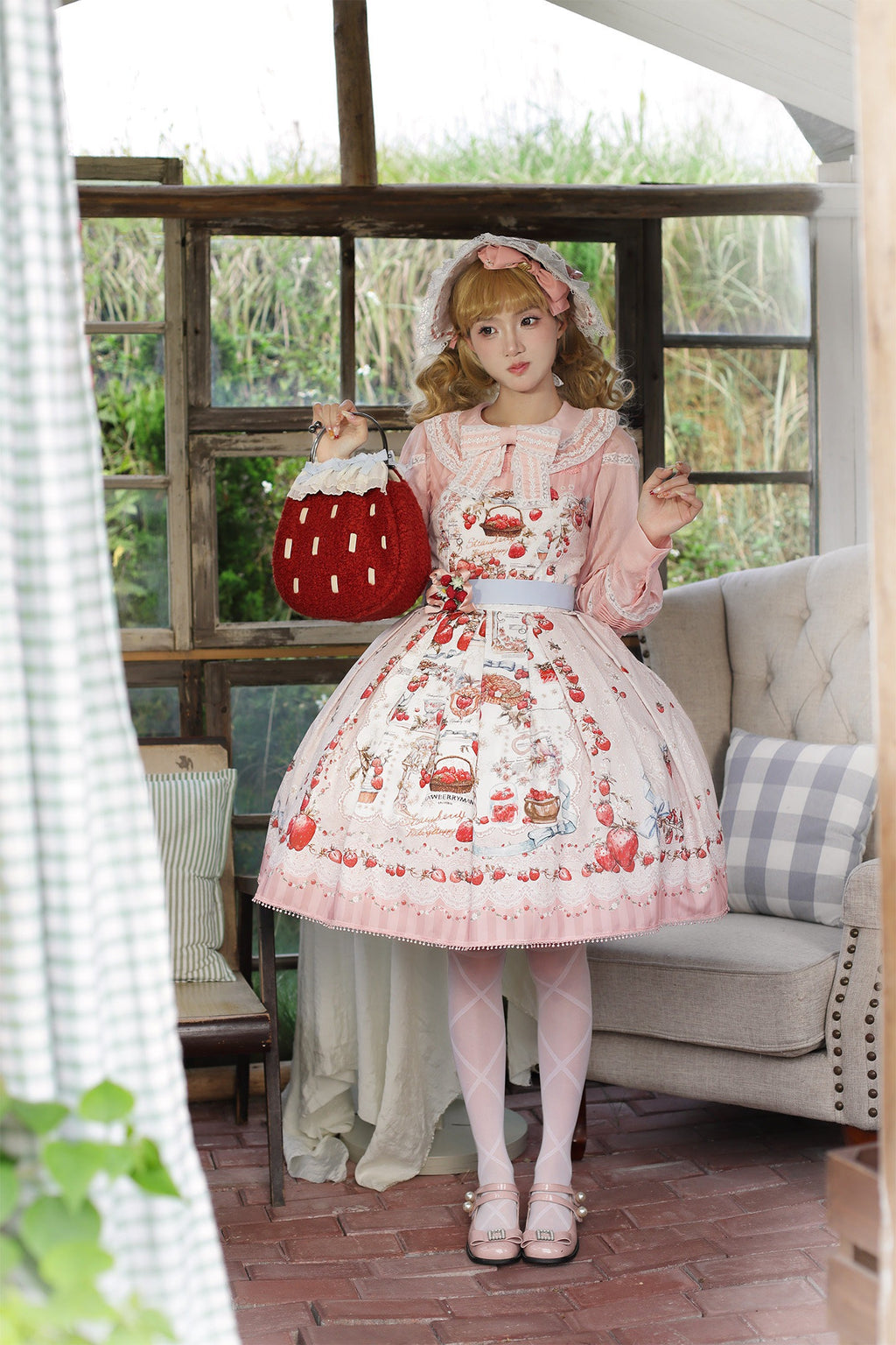 【受注予約10/29まで】Strawberry Manor プリントジャンパースカート・ショート丈