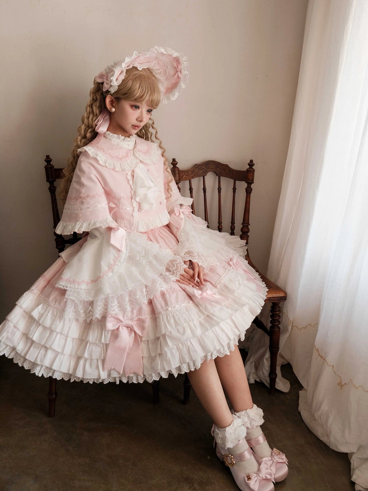 [Pre-orders available until 8/15] Labyrinth Doll Jumper Skirt and Cape 2-piece Set