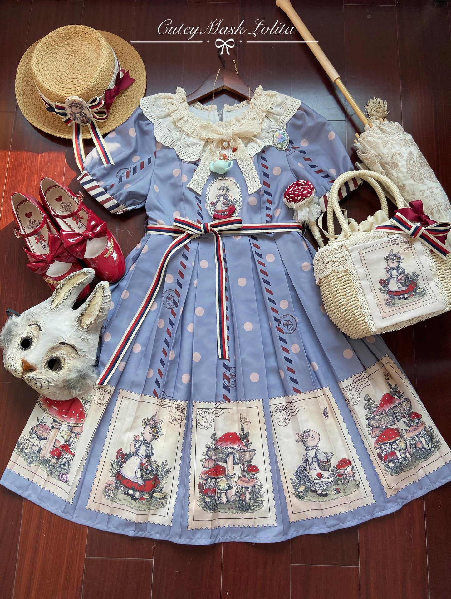 キノコとウサギの切手デザインワンピース